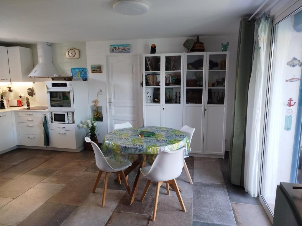 T2 350m mer rez de jardin terrasse parking privé - 2
