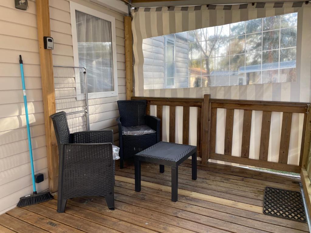 Séjour famille en Vendée - Mobil home 4 personnes avec terrasse & piscines - 2