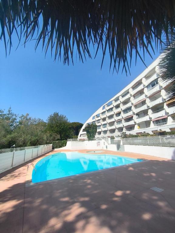 T2 cabine - Terrasse 45m2 - Piscine - Clim - Parking privé - 5