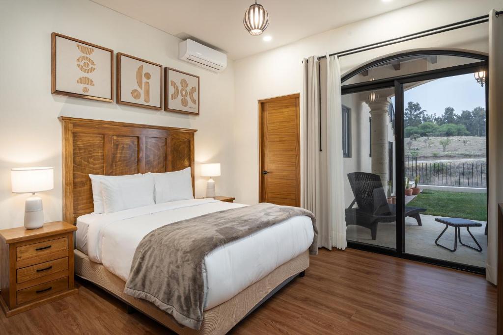 Malanquin Golf Community, 4BR Modern Home with Pool & Backyard - 3