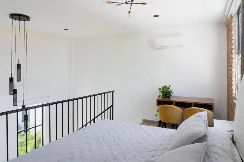 Modern duplex steps from the Malecon & Olas Altas - 4