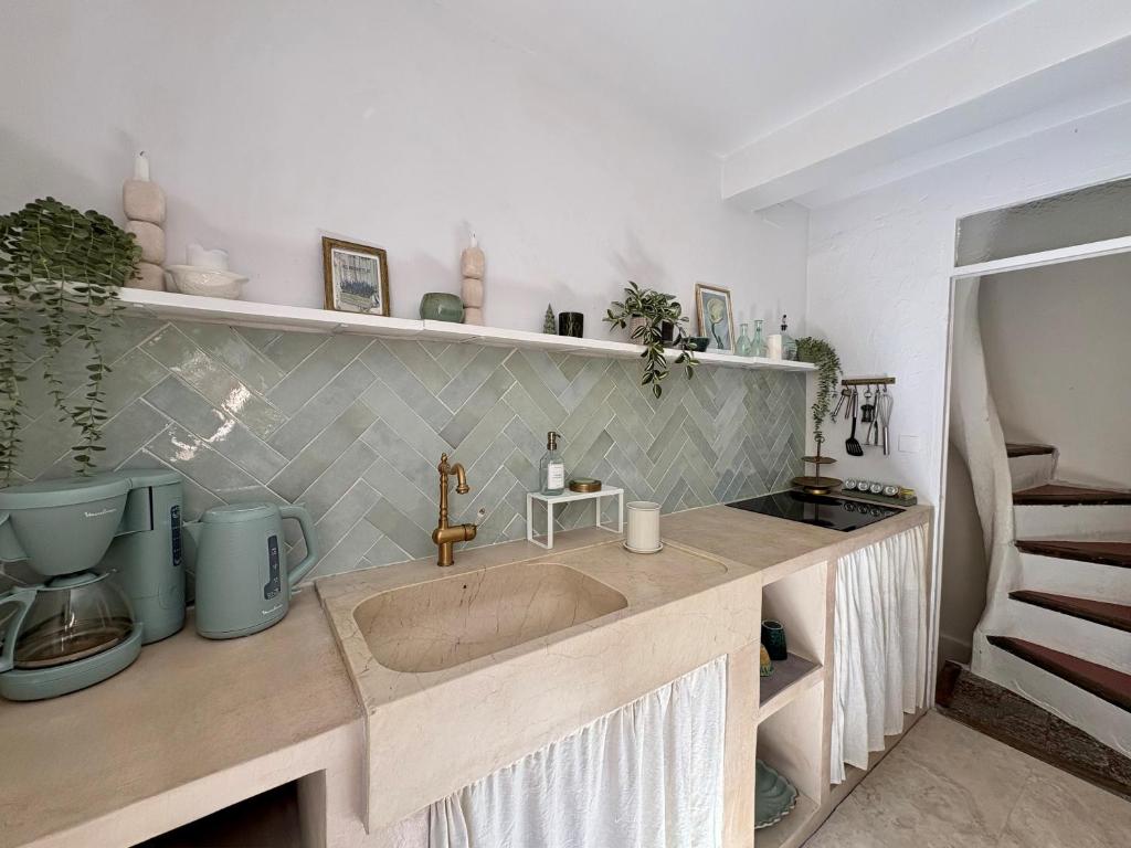 Charming Townhouse in Carpentras Historic Center - 3