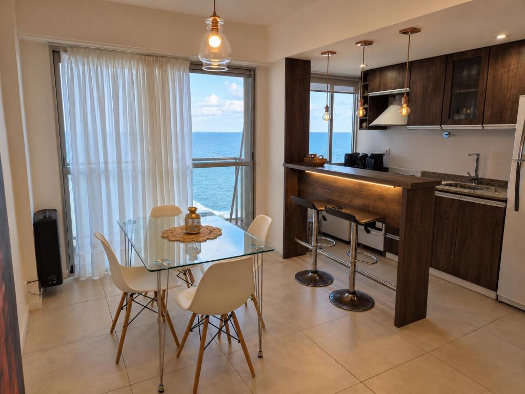 Hermoso 2 ambientes en la costa con vista al mar - 2