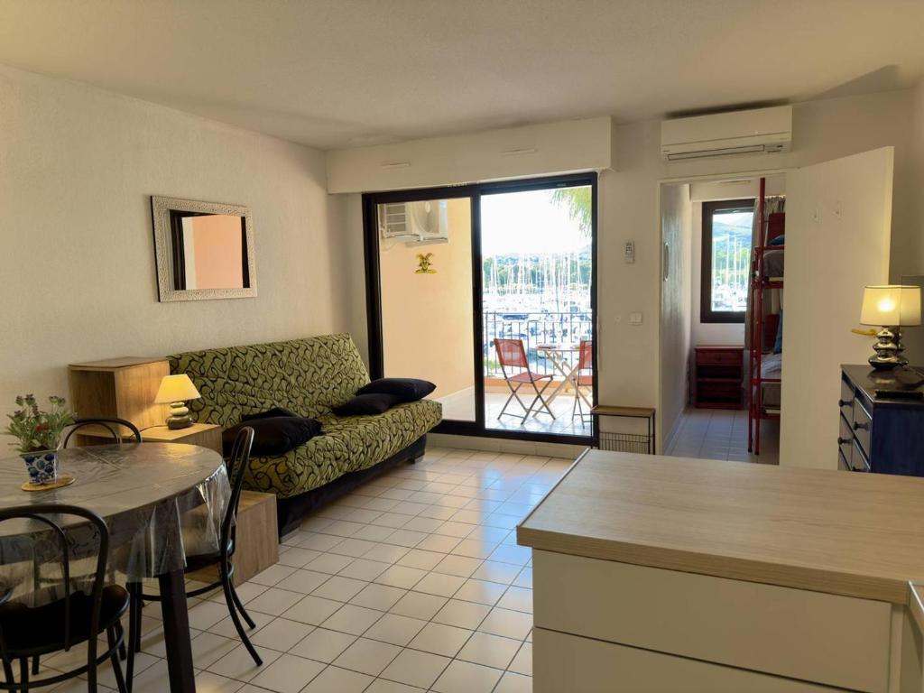 Studio cabine climatisé, vue exceptionnelle - FR-1-388-255 - 2