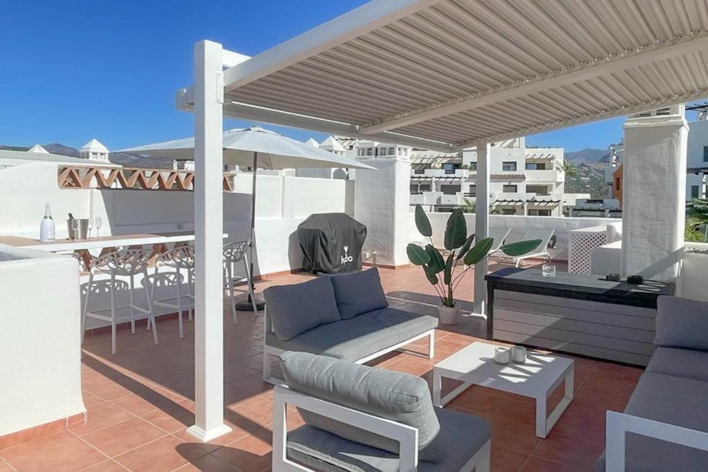 Luxe Golf & Family House Escape - Happy Rentals - 2