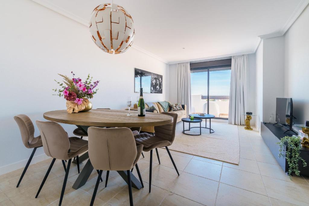 Luxe Golf & Family House Escape - Happy Rentals - 4