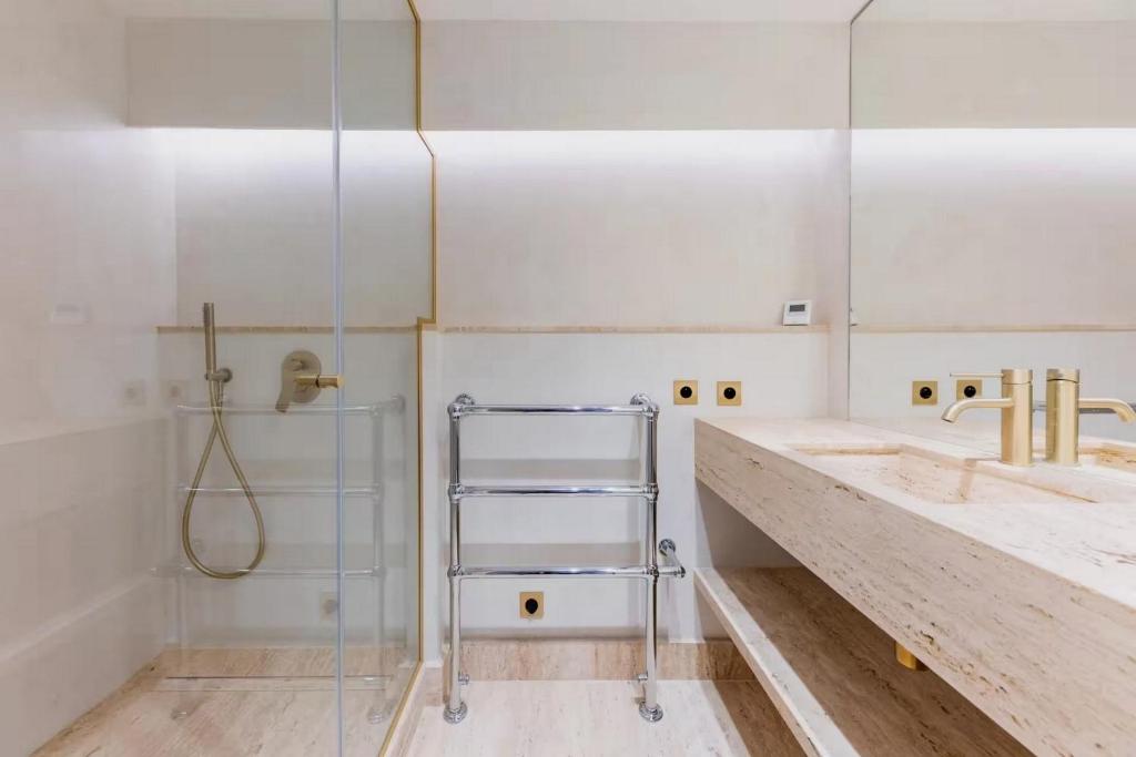 Luxurious Eiffel Appartement - 4