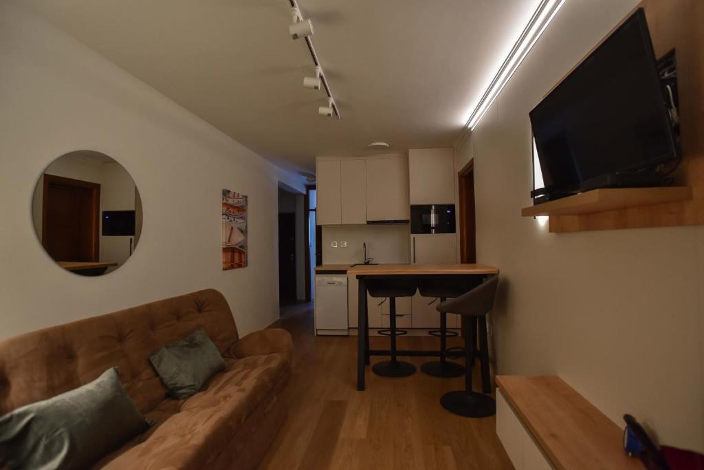 Gospostina prima - 3