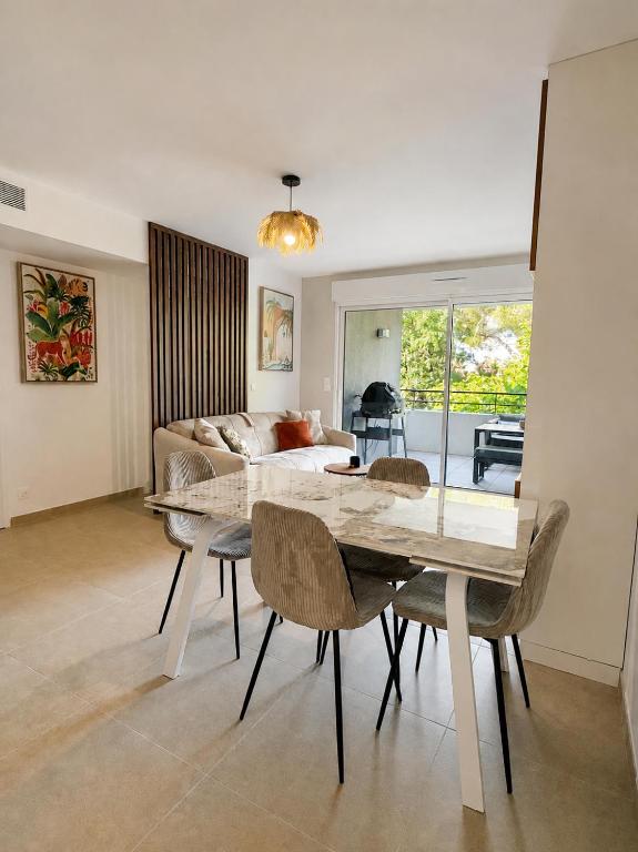 Riviera Pool Apartment - F2 - Parking privé - Proche plage - 2