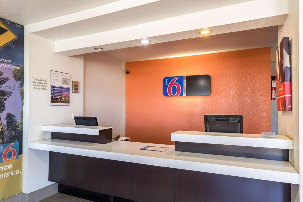 Motel 6-Uvalde, TX photo