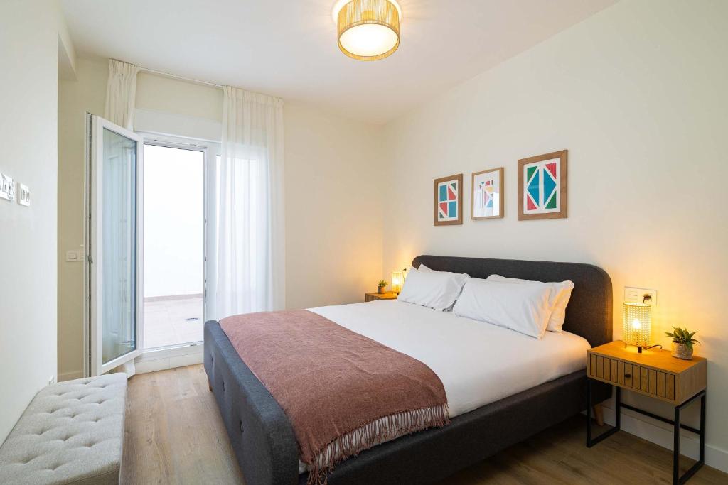 1 Bedroom Apartment with Private Patio for 2 in Central Malaga by Stay Homy - 3