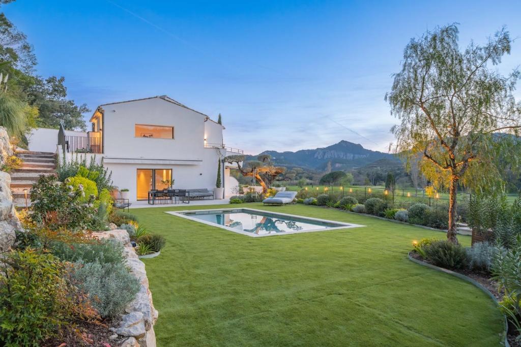 Villa neuve sur Golf - Soleil couchant - Piscine - 1