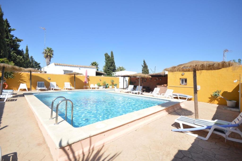 Casa Samuel con piscina comunitaria y porche - 3