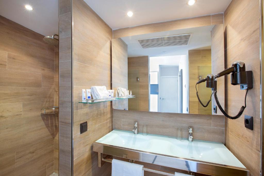 Mar Hotels Playa de Muro Suites — Hotel rooms in Playa de Muro, Balearic Islands
