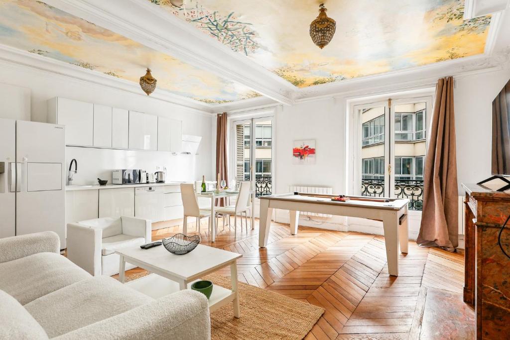 Morningstar Suite 8th Floor Elegance - 1