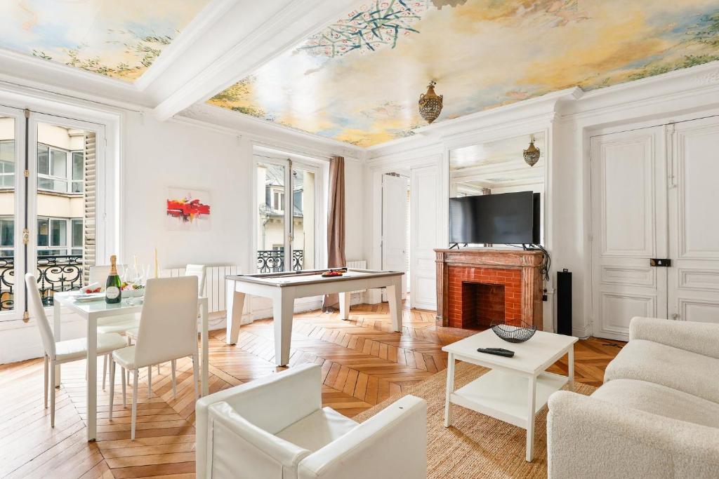 Morningstar Suite 8th Floor Elegance - 2