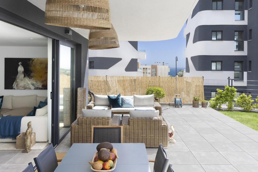 Luxury Apartment with Garden in Higueron - 2