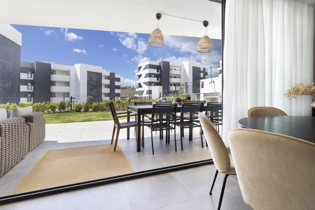 Luxury Apartment with Garden in Higueron - 4