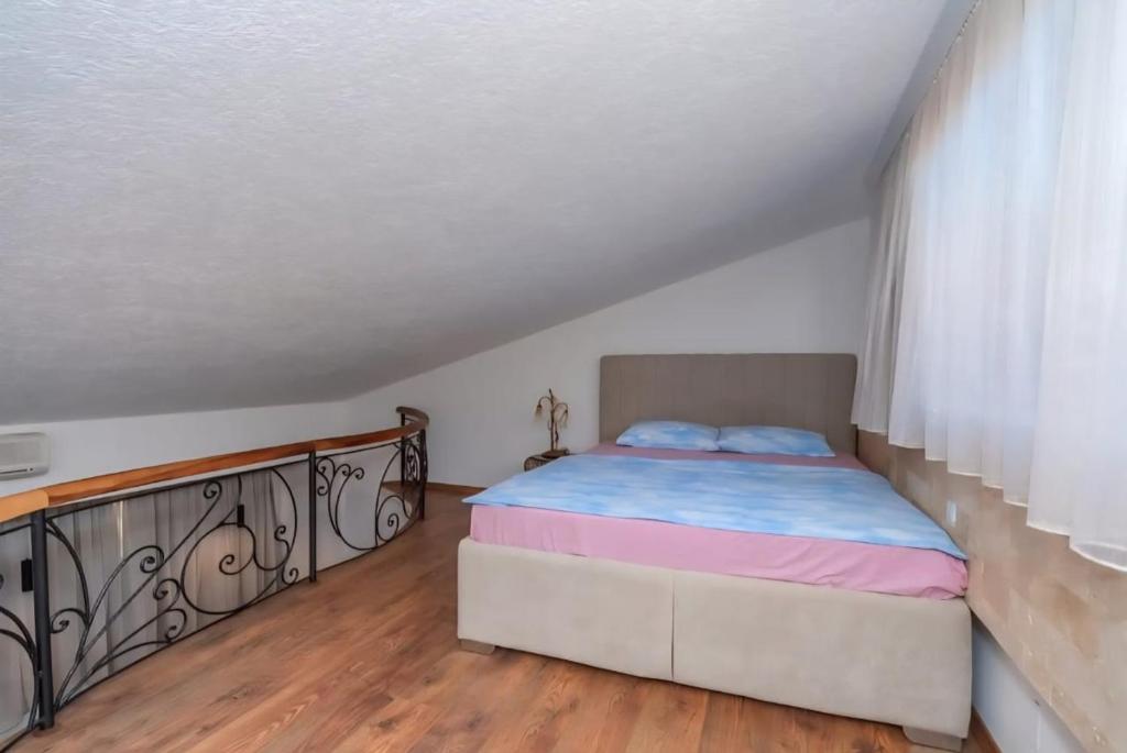 La Costa Apartments - 1