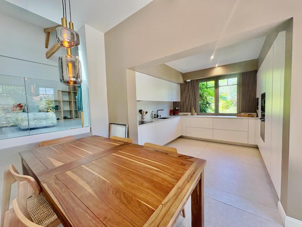 VillaNeuve 4-6 people full center pool parking Wi-Fi - 5