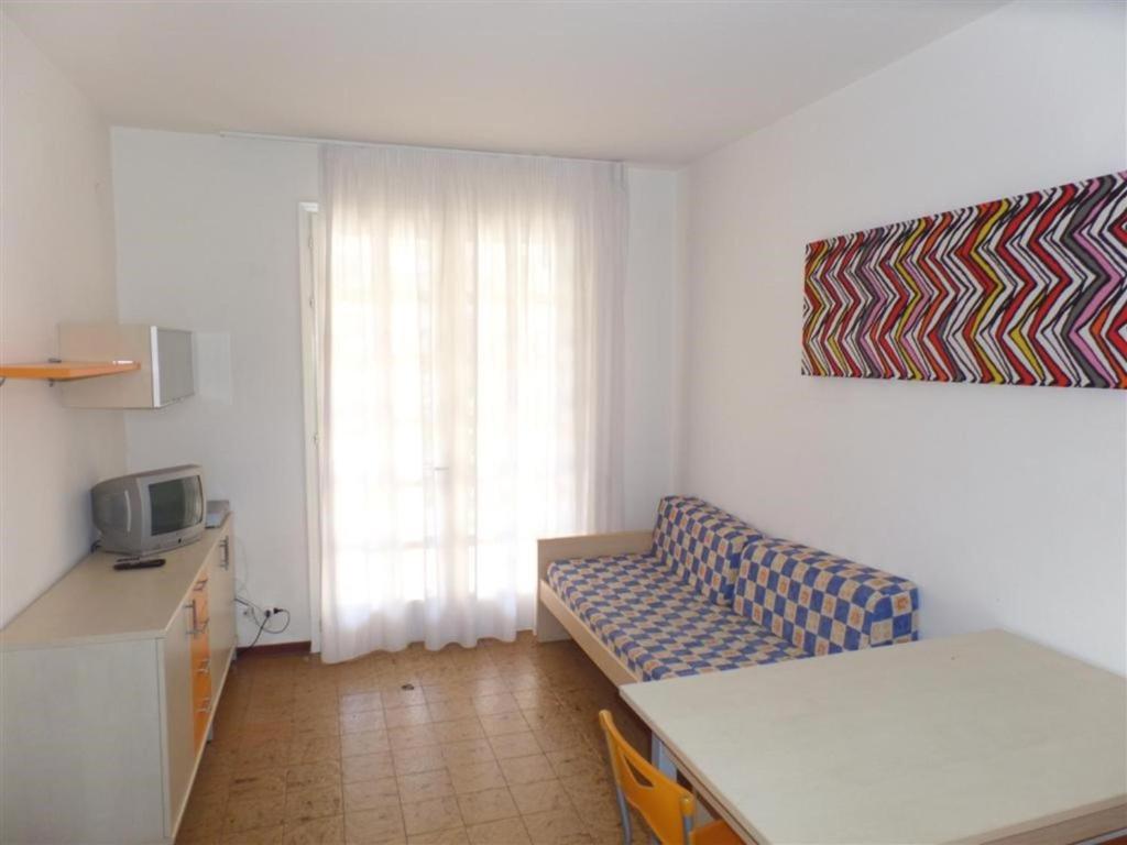 Practical flat in a villa in Bibione centre - 3