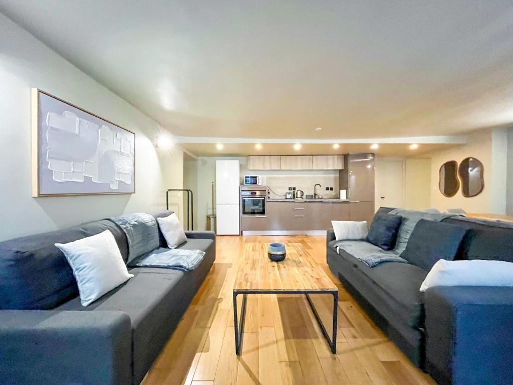 UrbanFlat 89 - Bel Appartement Spacieux de 3 Chambres tout equipe - 1
