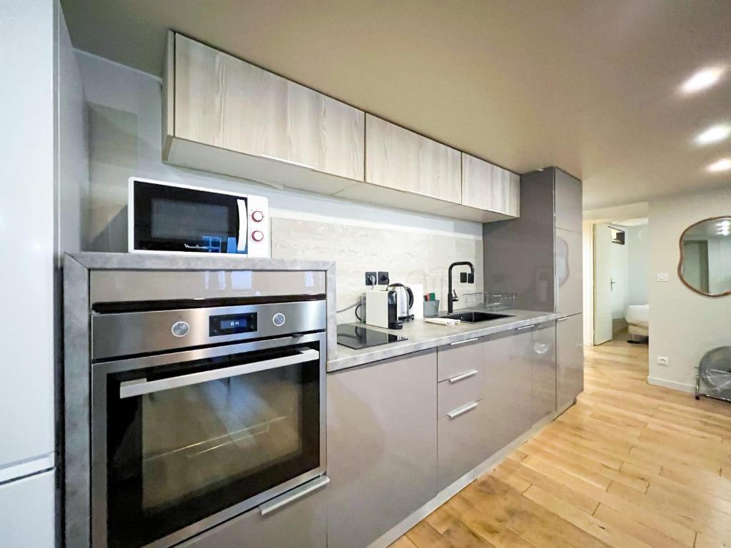 UrbanFlat 89 - Bel Appartement Spacieux de 3 Chambres tout equipe - 3