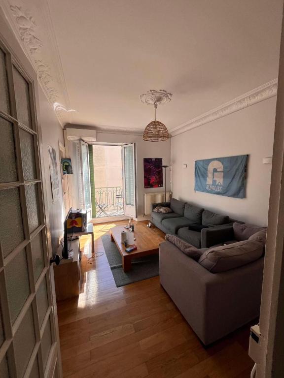 Chambre dans un appartement à 2 minutes à pied de la gare et GEM - 2