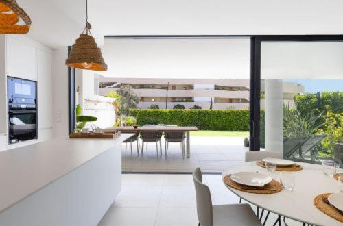 Exclusive Apartment with Garden in Higueron - 2