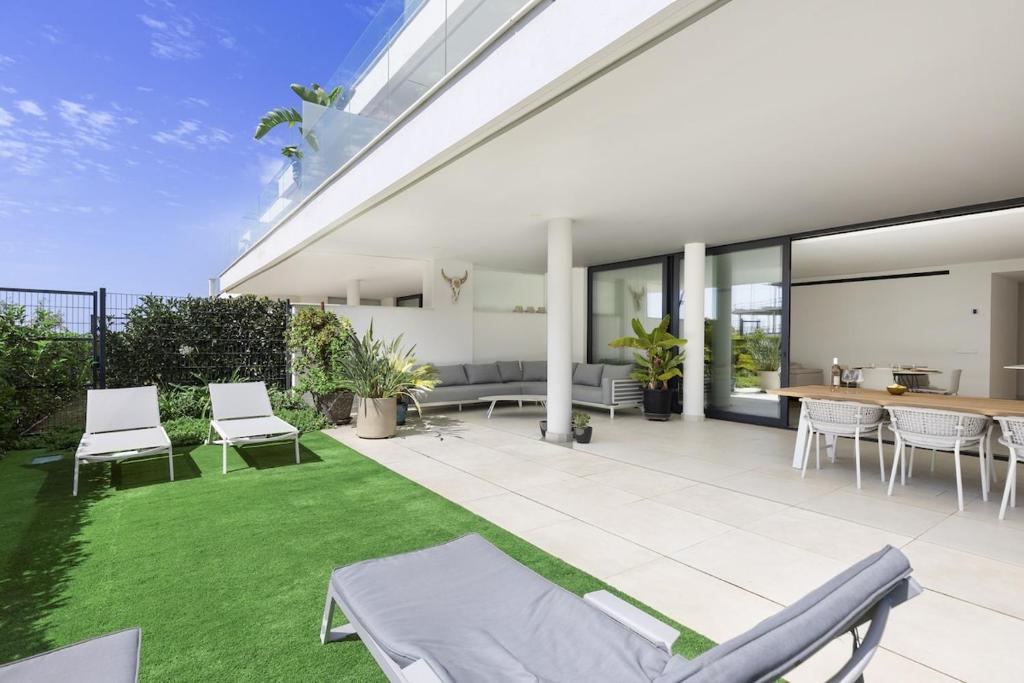 Exclusive Apartment with Garden in Higueron - 1