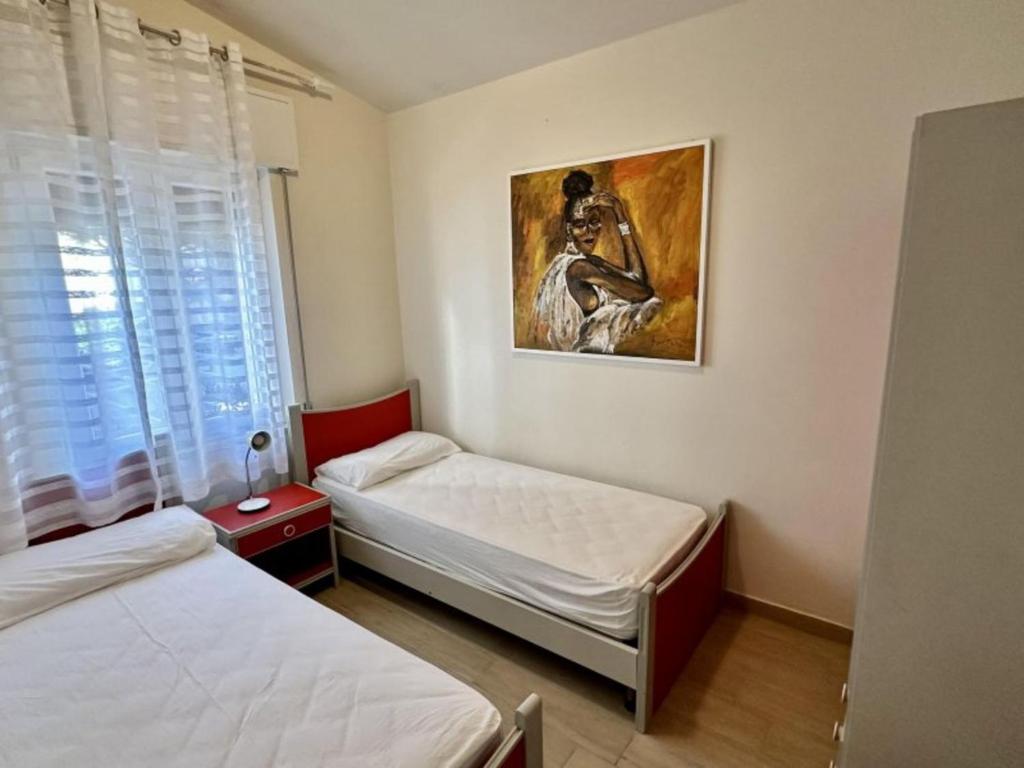 Seafront flat with stunning views - 5