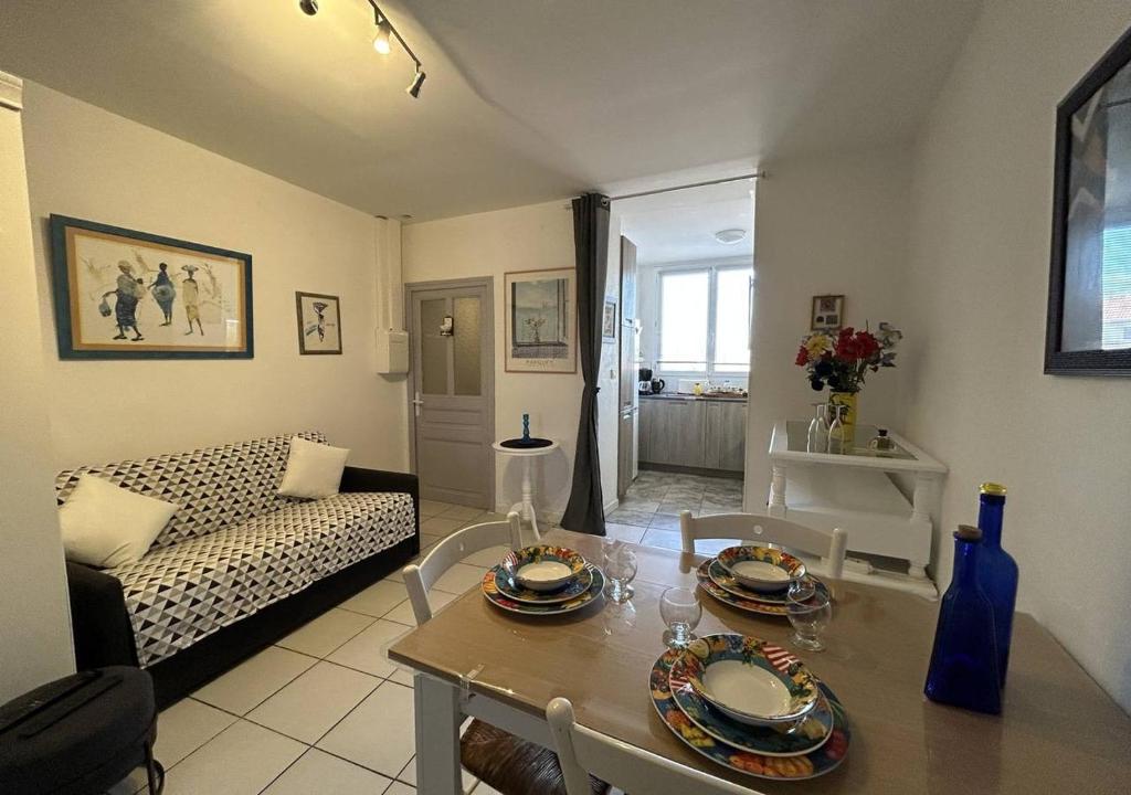 SR000-023 Appt 2 pièces 3 couchages ST RAPHAEL - 1
