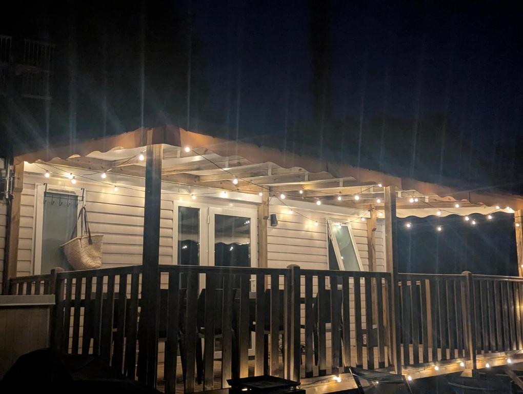 Mobil-home neuf suréquipé 6 pers 3 chambres à Lege Cap Ferret dans camping 4 étoiles avec piscine - 2