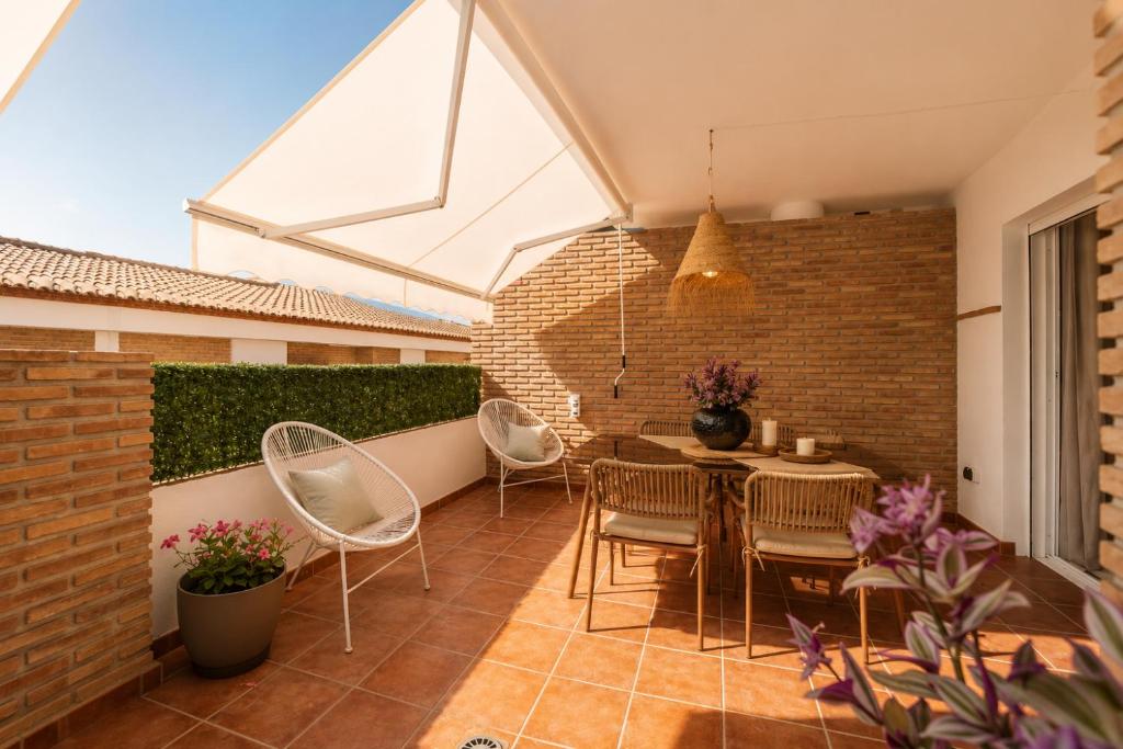 Boho Beach Apt Pool Gardens - 2