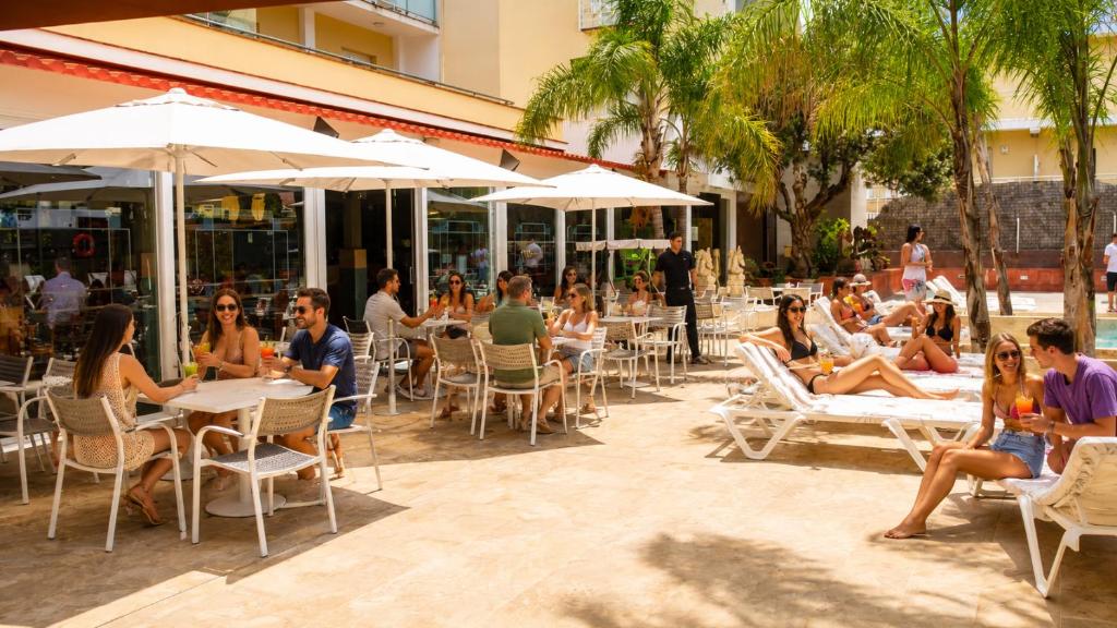Hotel la Palmera & Spa — Restaurant & bars in Lloret de Mar, Catalonia