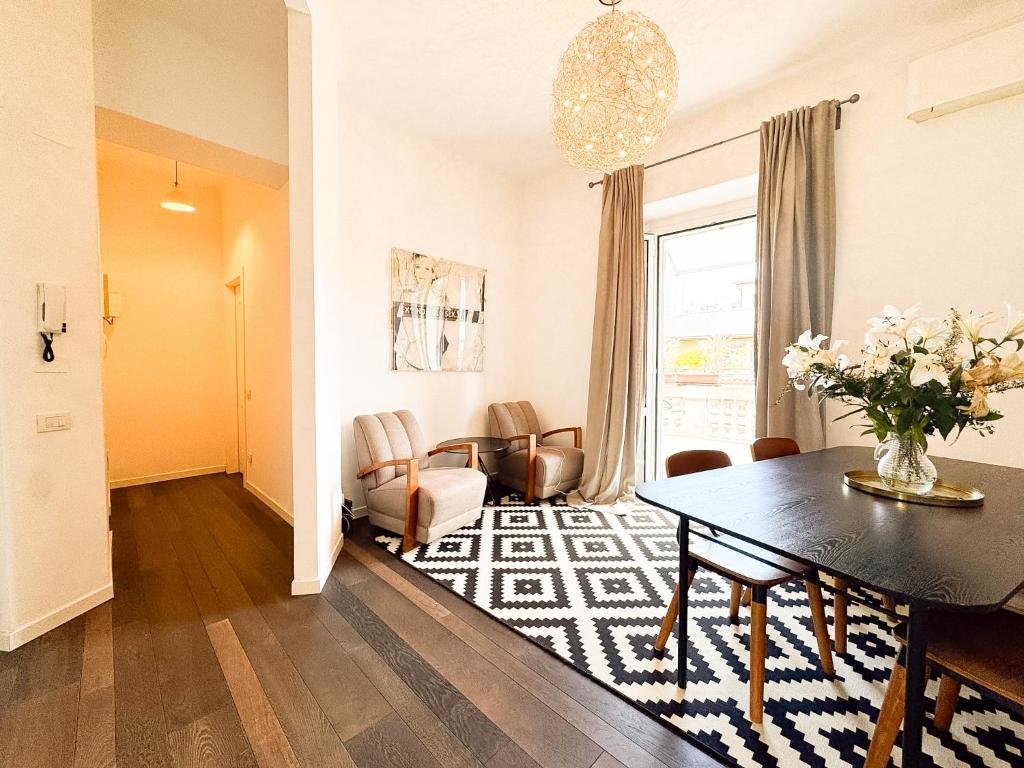 Brera Sun Terrace, Light-Filled 4th R Floor Gem - 2