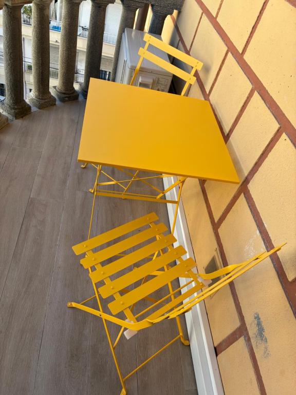 Quaint renovated apartment in the heart of town - 5
