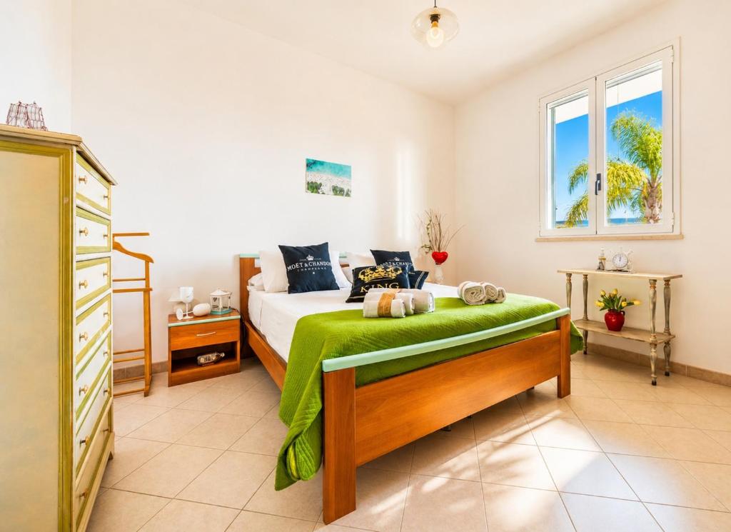 Coral Bay House - 1