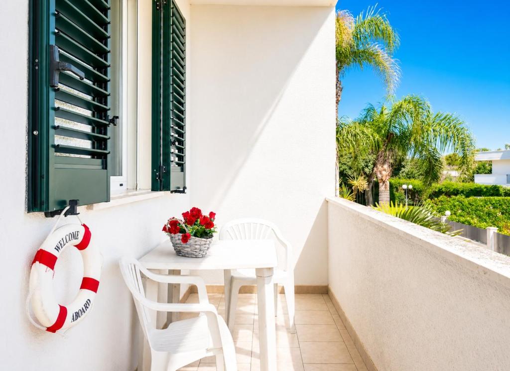 Coral Bay House - 2