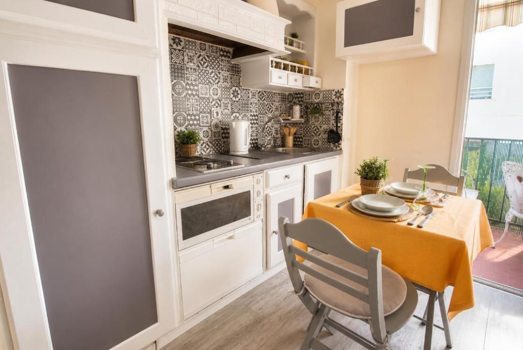 Studio tout confort, parking privé, terrasse et plage - 4