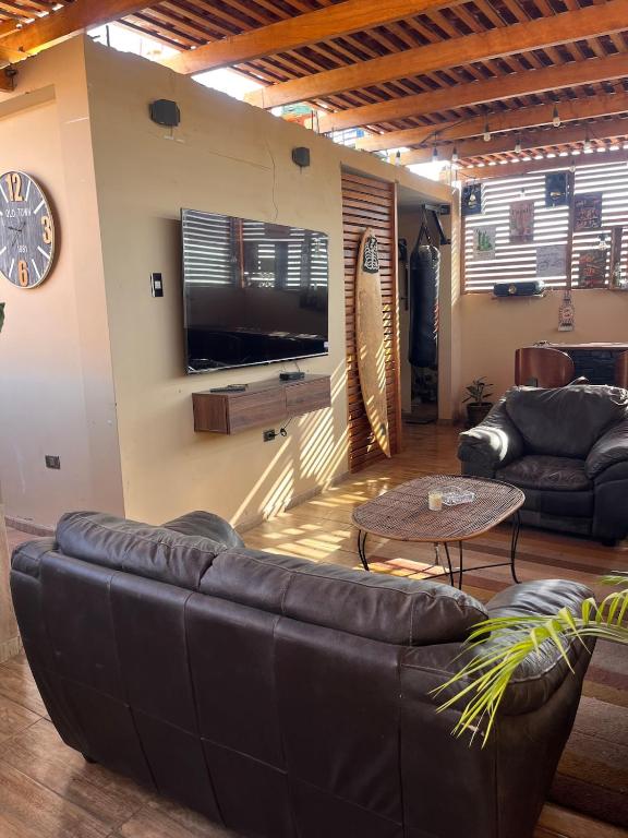 Casa de 3 pisos en Urbanización - 2