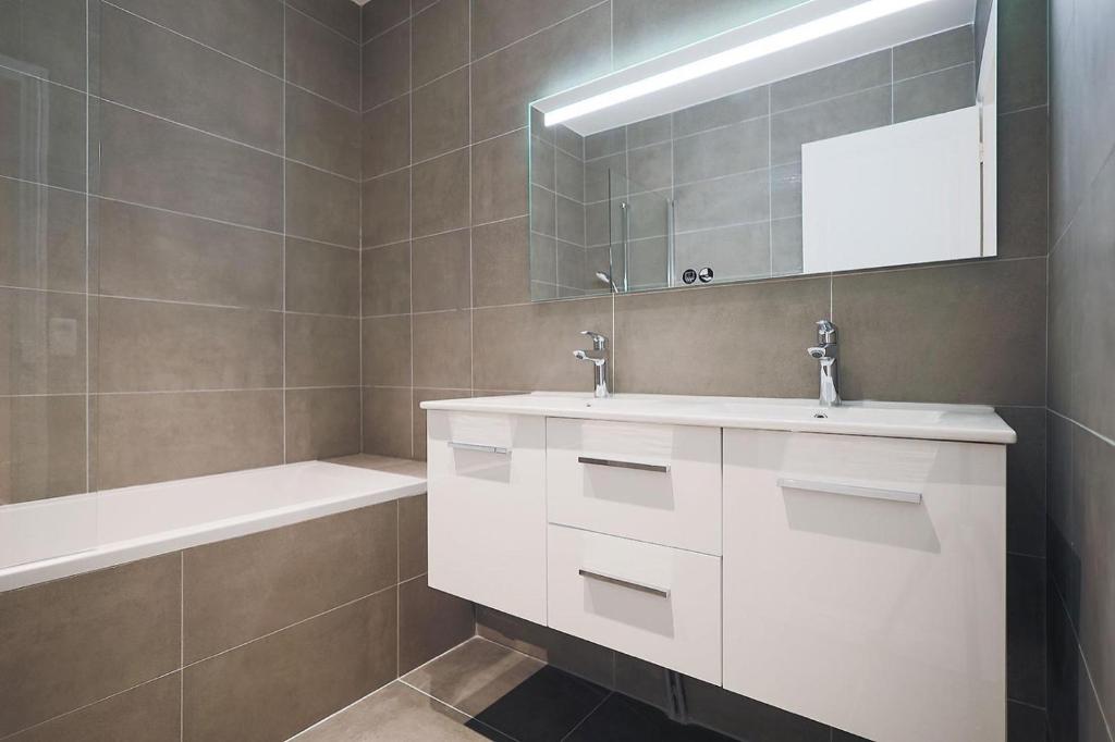 Suite Avenue des Champs-Élysées : Luxe Parisien - 5