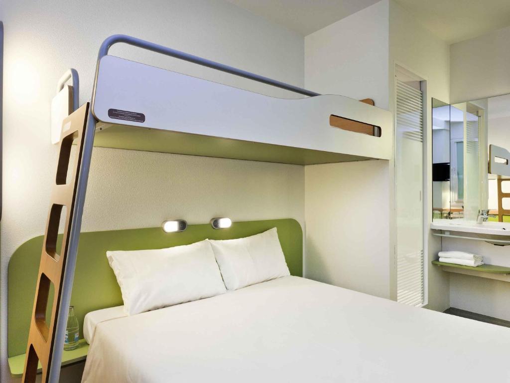 Ibis Budget Málaga Centro - 3