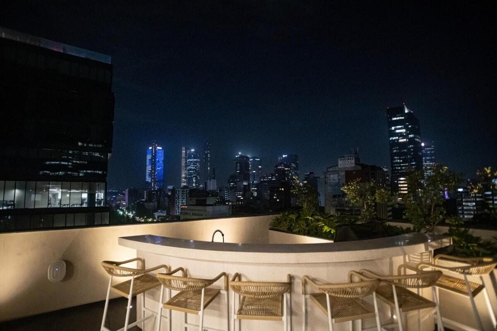Chic loft with view of the angel from your balcony - 4