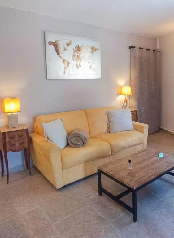 Modern Studio With Mountain Views In Andon - 5