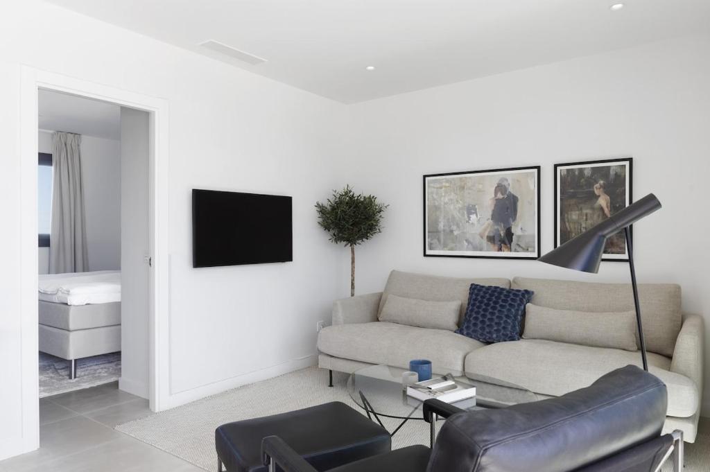 Luxury Apartment with Terrace in Higueron - 3