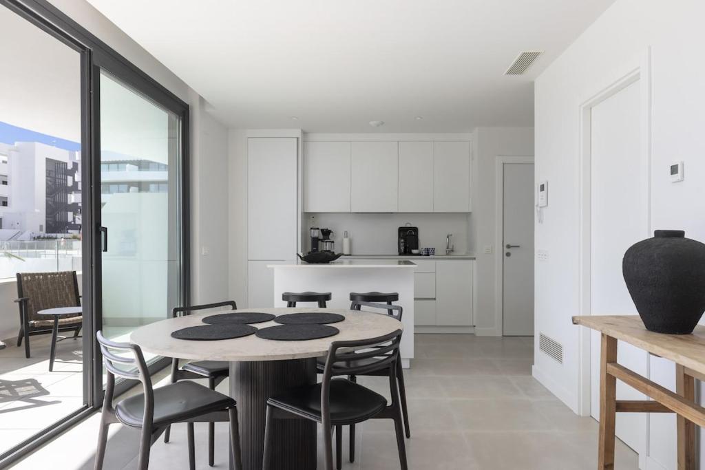 Luxury Apartment with Terrace in Higueron - 4