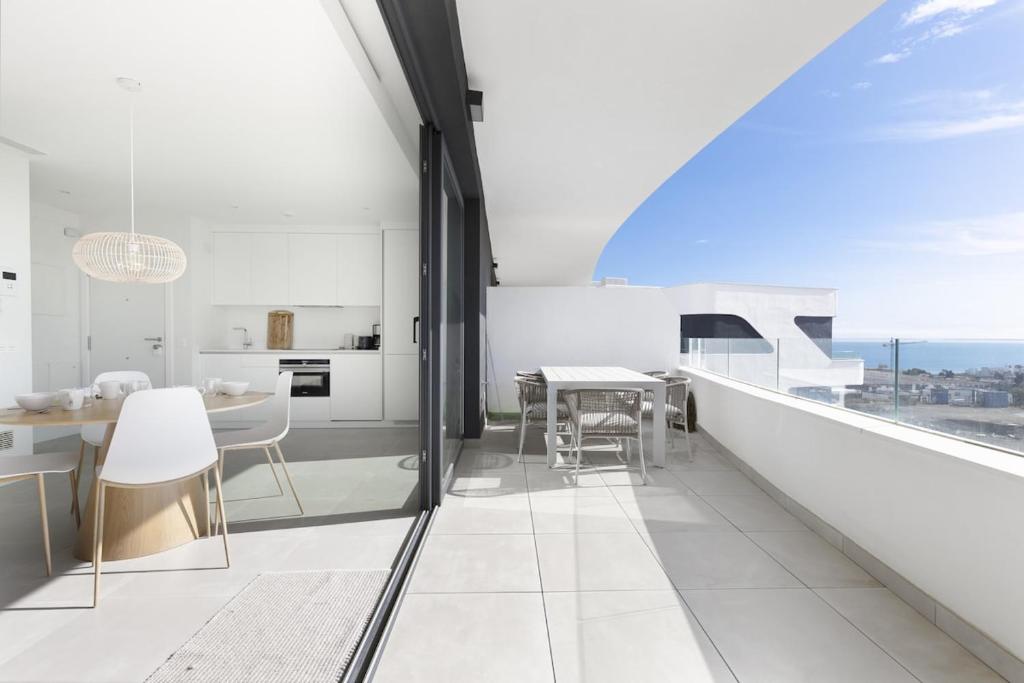 Elegant Luxury Suite with Terrace in Higueron - 1