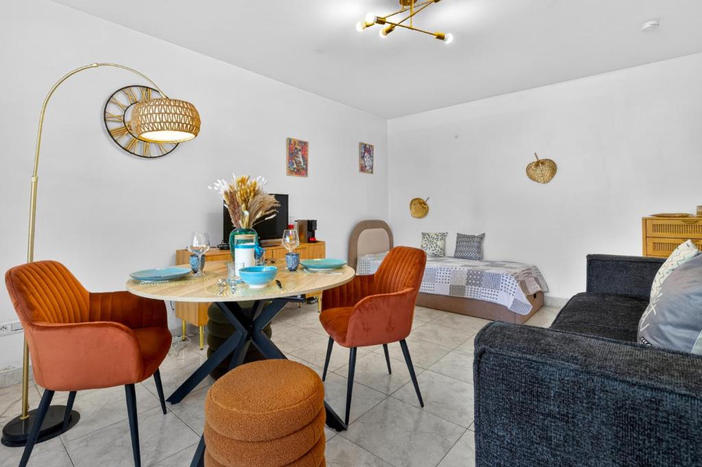 Studio centre Menton Borrigo Plage à 50 m - 1