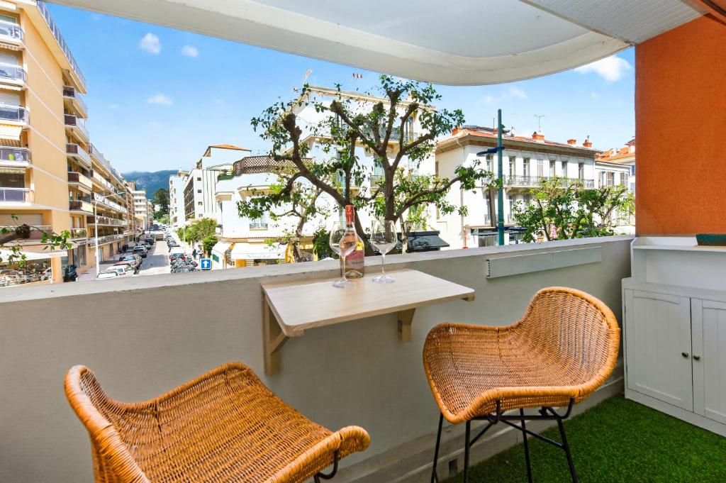 Studio centre Menton Borrigo Plage à 50 m - 2